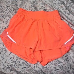 Lululemon 2.5” Hotty Hot Shorts